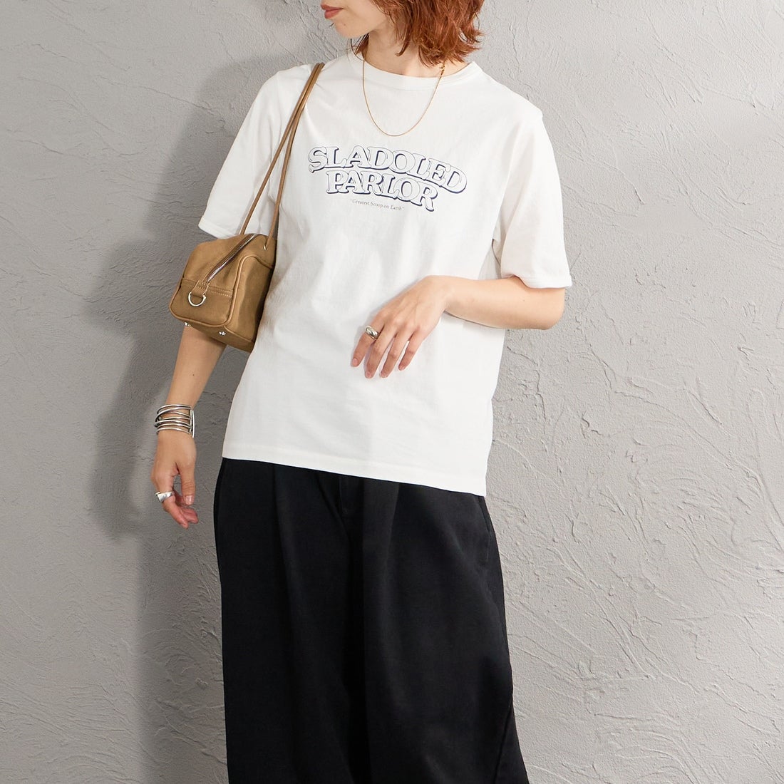 THE SHINZONE [ザ シンゾーン] SLADOLED PARLOR Tシャツ [26MMSCU06] 01 WHITE &&モデル身長：158cm 着用サイズ：F0&&