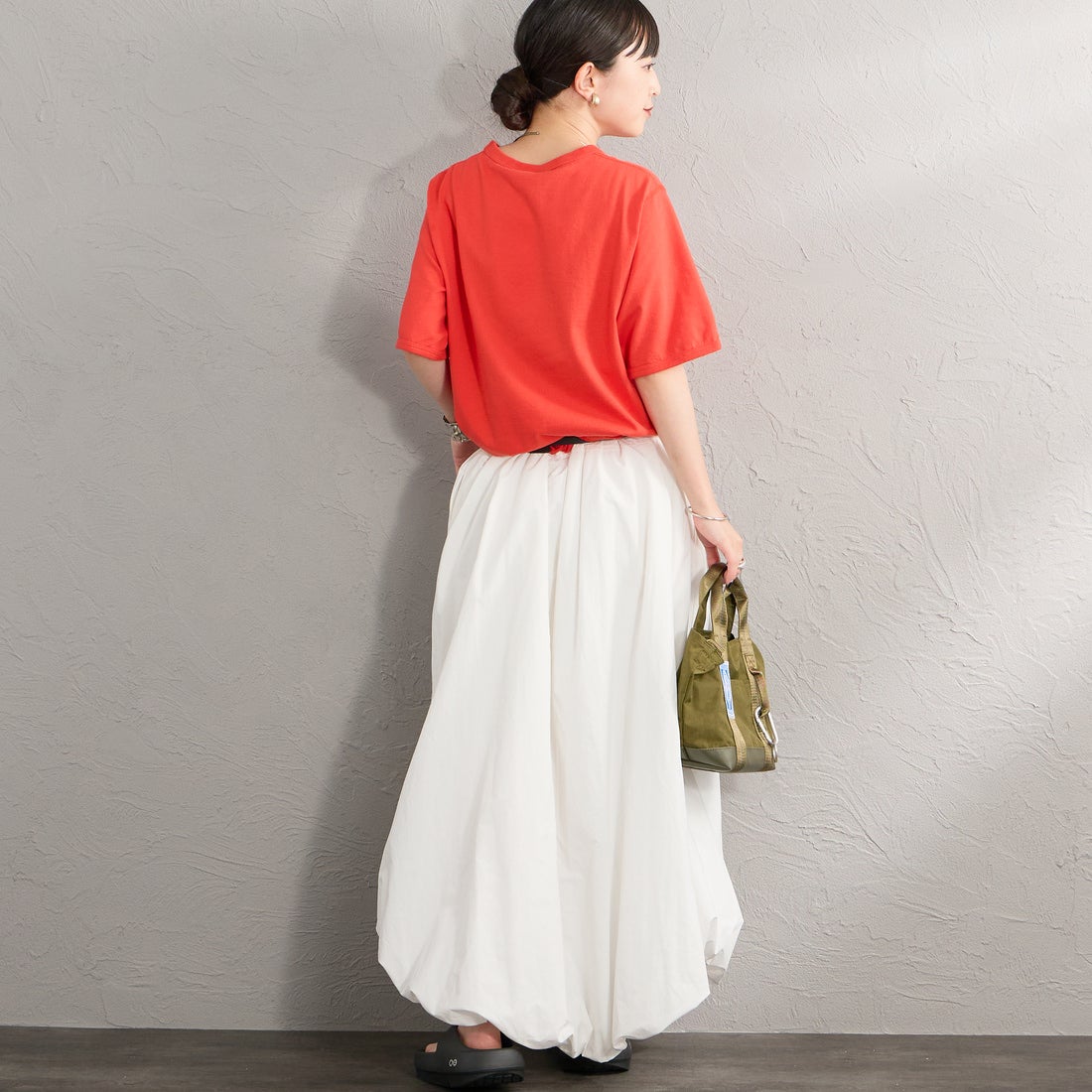 THE SHINZONE [ザ シンゾーン] SLADOLED PARLOR Tシャツ [26MMSCU06] 34 ORANGE &&モデル身長：150cm 着用サイズ：F0&&