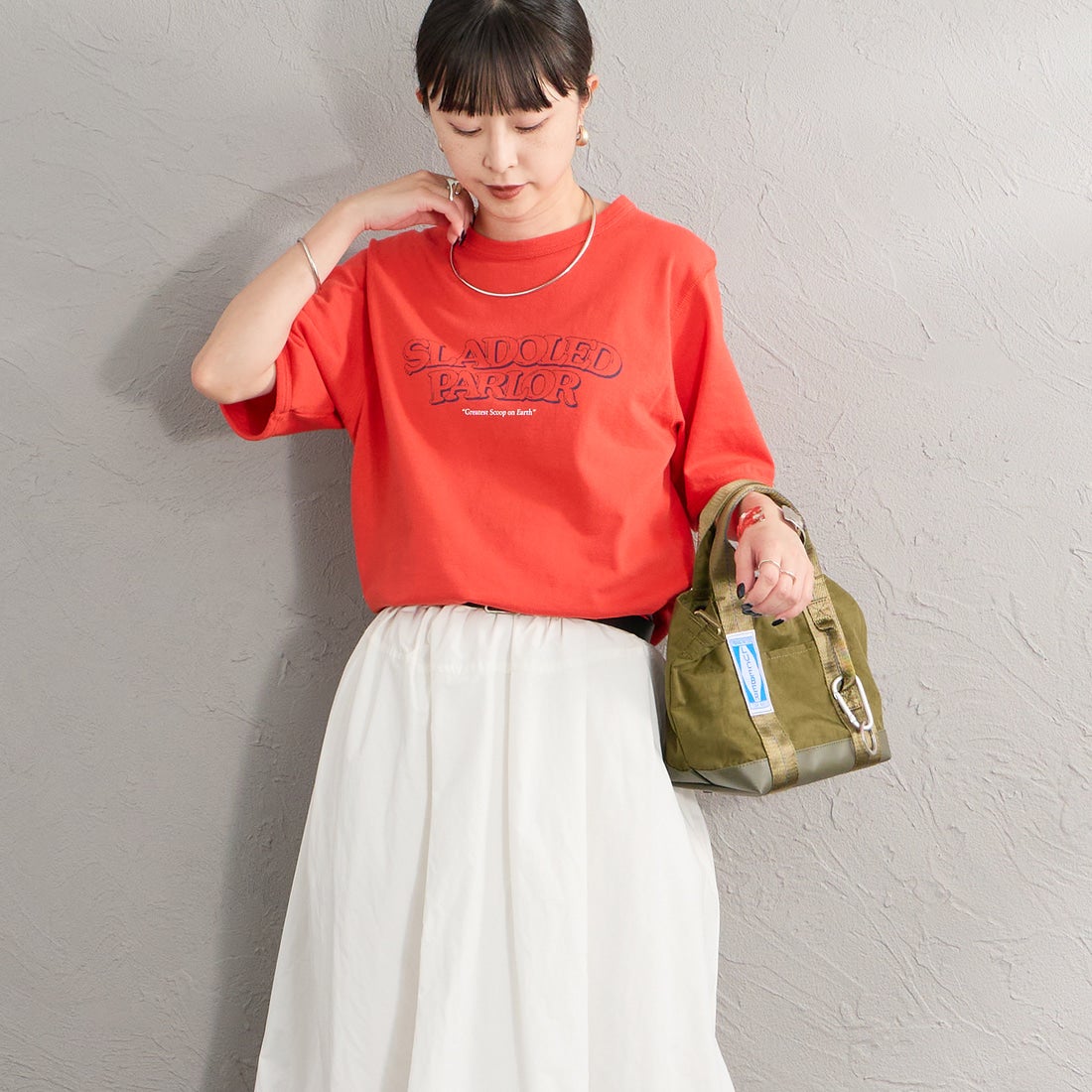THE SHINZONE [ザ シンゾーン] SLADOLED PARLOR Tシャツ [26MMSCU06] 34 ORANGE &&モデル身長：150cm 着用サイズ：F0&&