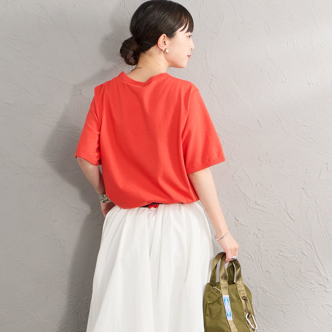 THE SHINZONE [ザ シンゾーン] SLADOLED PARLOR Tシャツ [26MMSCU06] 34 ORANGE &&モデル身長：150cm 着用サイズ：F0&&
