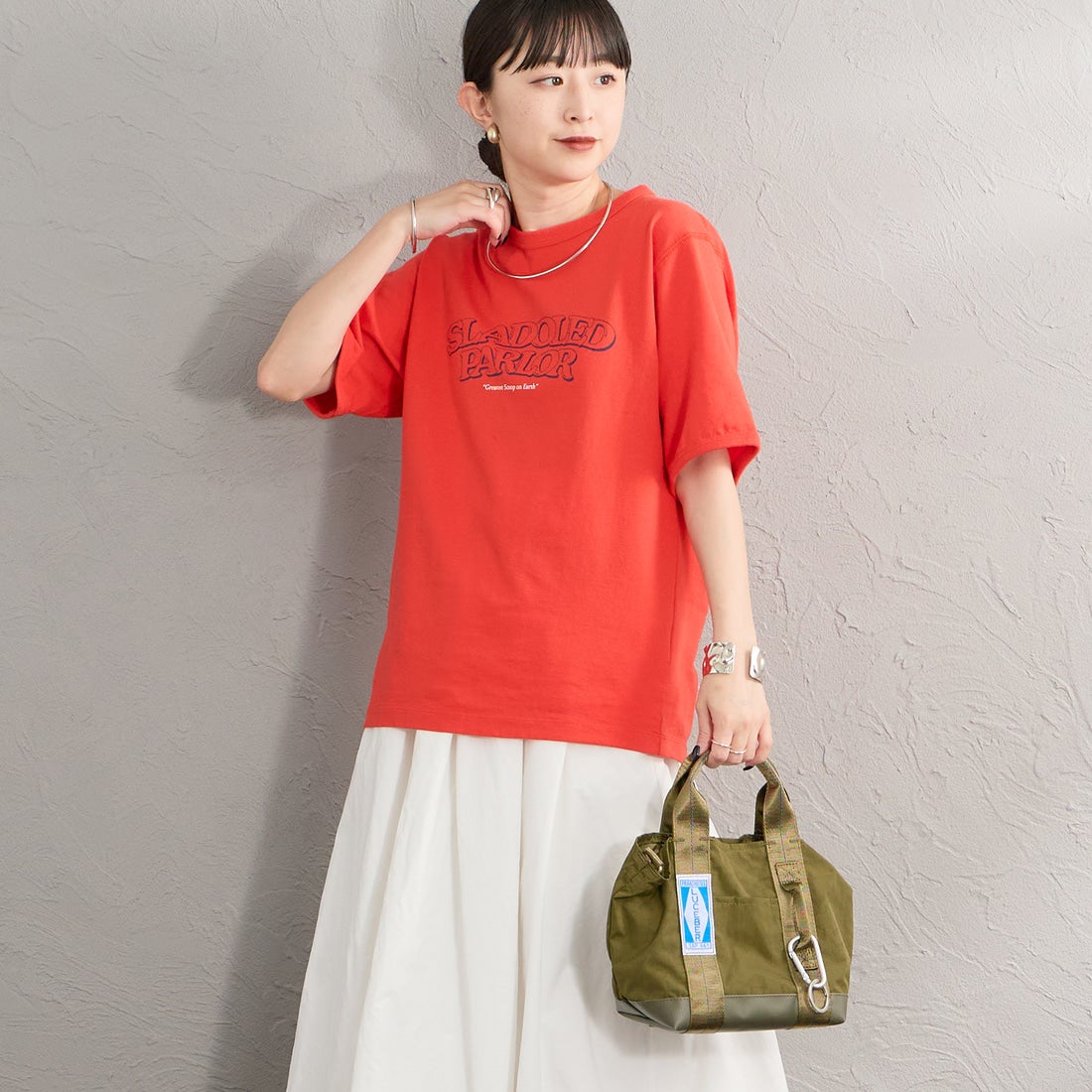 THE SHINZONE [ザ シンゾーン] SLADOLED PARLOR Tシャツ [26MMSCU06] 34 ORANGE &&モデル身長：150cm 着用サイズ：F0&&