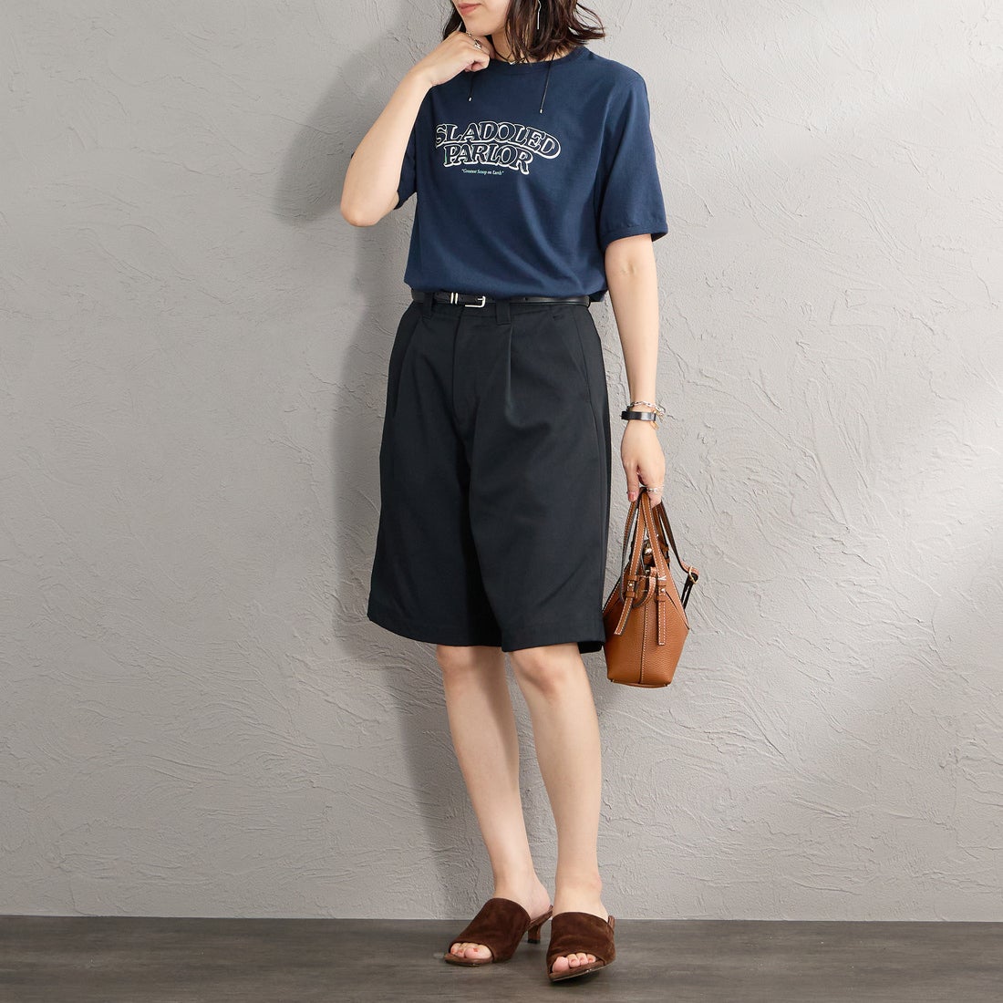 THE SHINZONE [ザ シンゾーン] SLADOLED PARLOR Tシャツ [26MMSCU06] 85 NAVY &&モデル身長：160cm 着用サイズ：F0&&