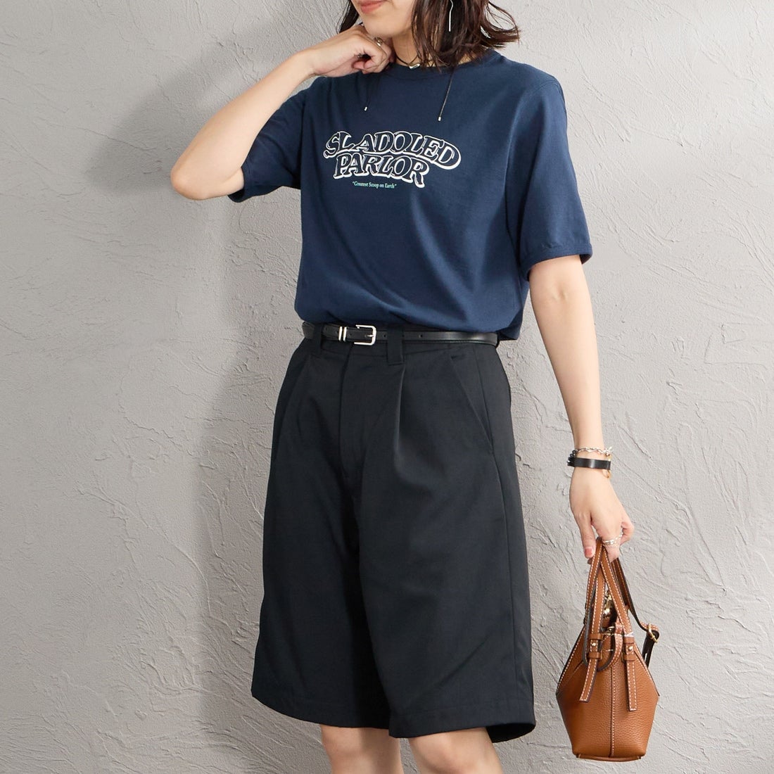 THE SHINZONE [ザ シンゾーン] SLADOLED PARLOR Tシャツ [26MMSCU06] 85 NAVY &&モデル身長：160cm 着用サイズ：F0&&
