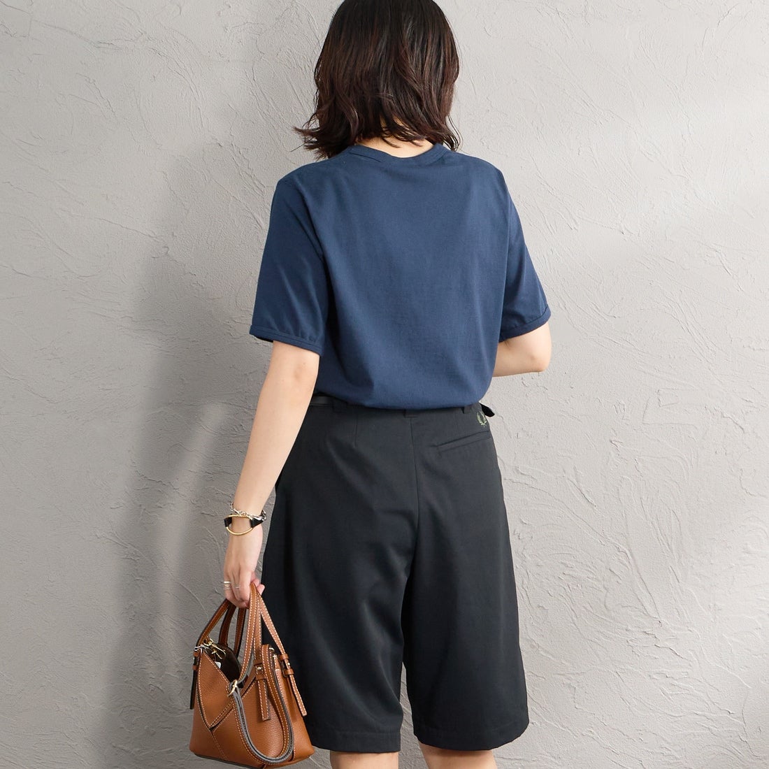 THE SHINZONE [ザ シンゾーン] SLADOLED PARLOR Tシャツ [26MMSCU06] 85 NAVY &&モデル身長：160cm 着用サイズ：F0&&