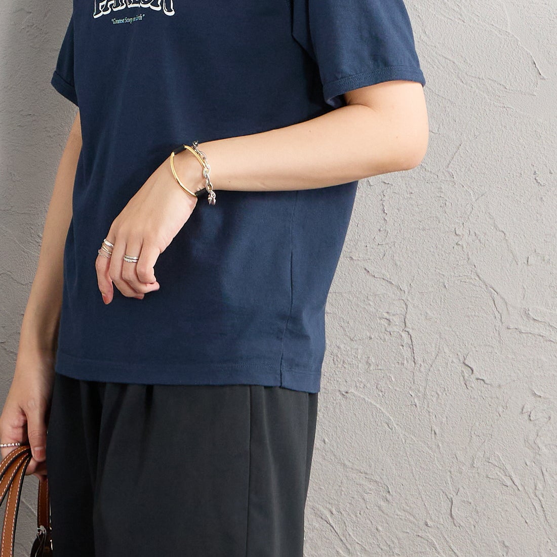THE SHINZONE [ザ シンゾーン] SLADOLED PARLOR Tシャツ [26MMSCU06] 85 NAVY &&モデル身長：160cm 着用サイズ：F0&&