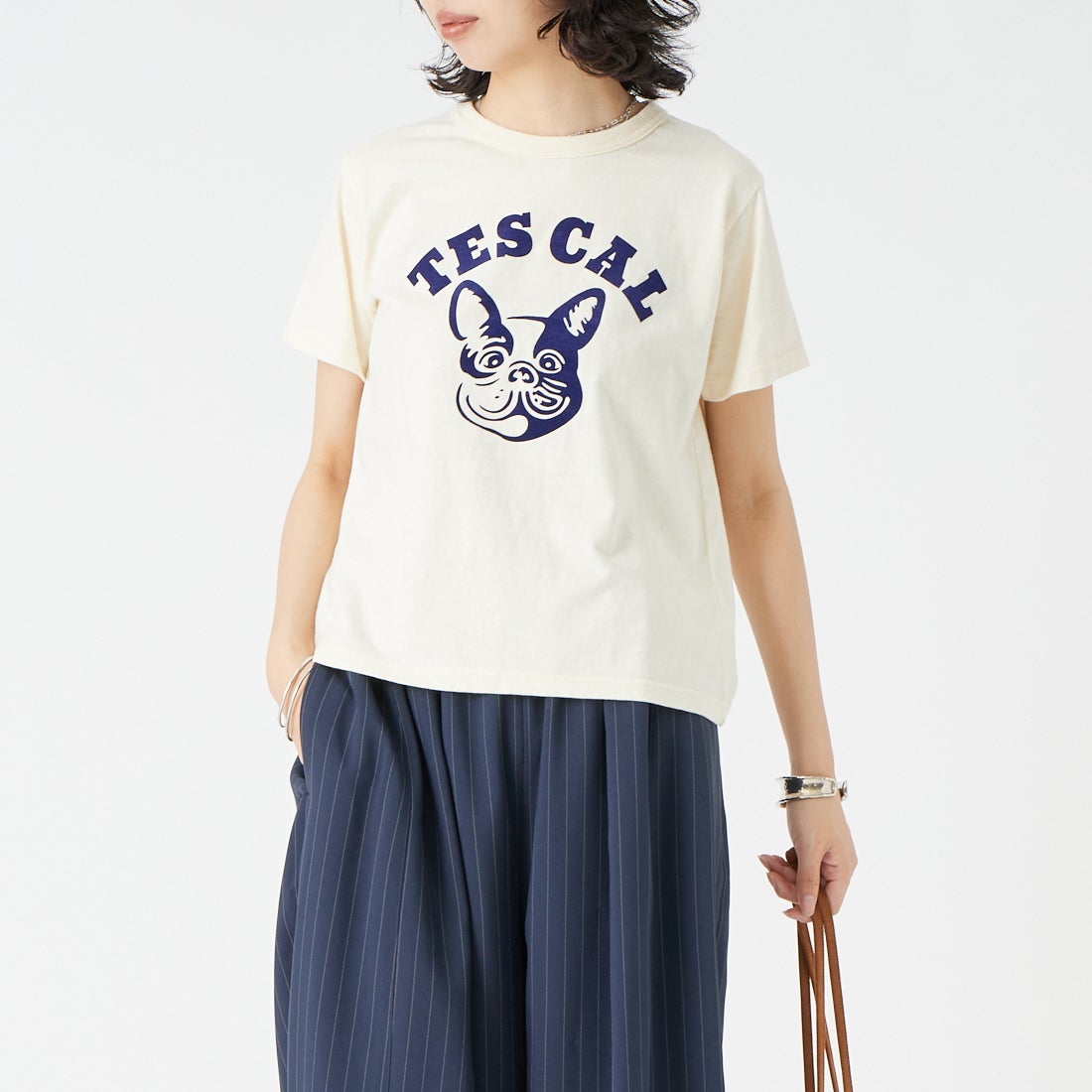The Endless Summer [エンドレスサマー] オーガニックコットン フロッキープリント フィットTシャツ [FH-26574406] 05 IVORY &&モデル身長：162cm 着用サイズ：F&&
