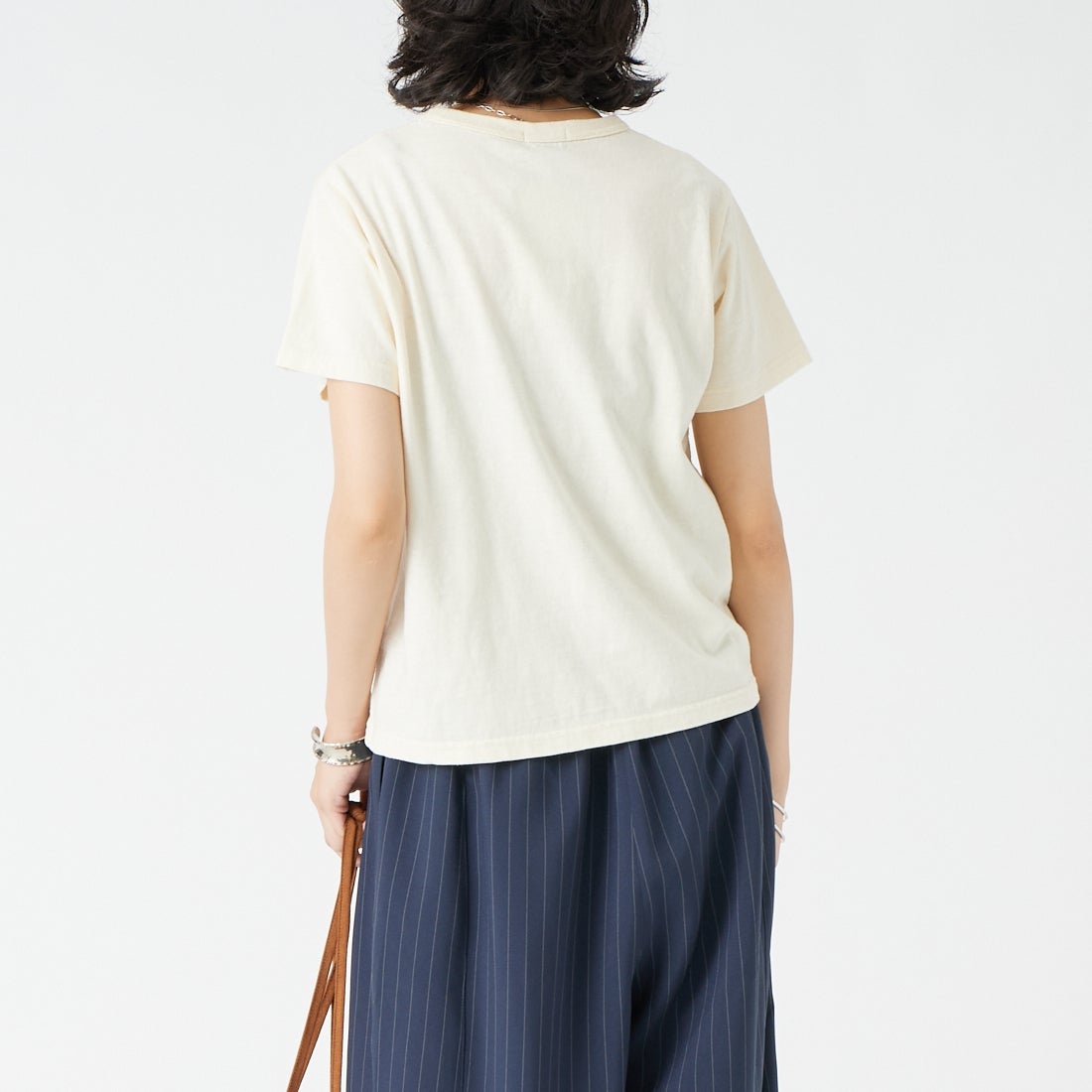 The Endless Summer [エンドレスサマー] オーガニックコットン フロッキープリント フィットTシャツ [FH-26574406] 05 IVORY &&モデル身長：162cm 着用サイズ：F&&