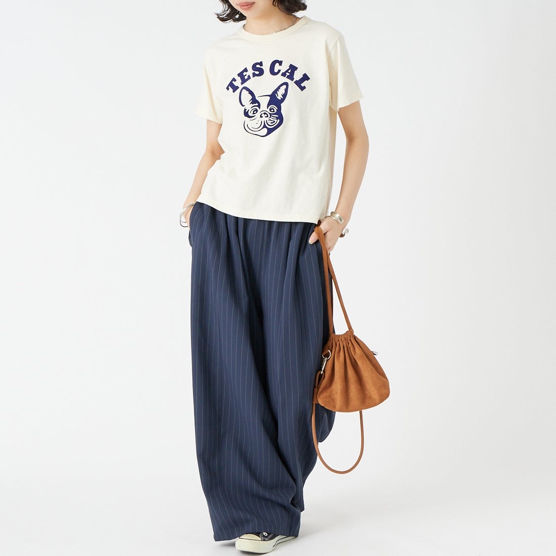 The Endless Summer [エンドレスサマー] オーガニックコットン フロッキープリント フィットTシャツ [FH-26574406] 05 IVORY &&モデル身長：162cm 着用サイズ：F&&