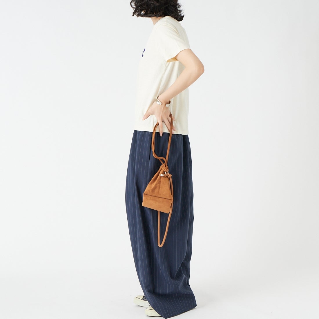The Endless Summer [エンドレスサマー] オーガニックコットン フロッキープリント フィットTシャツ [FH-26574406] 05 IVORY &&モデル身長：162cm 着用サイズ：F&&