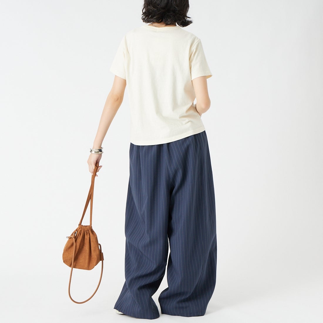 The Endless Summer [エンドレスサマー] オーガニックコットン フロッキープリント フィットTシャツ [FH-26574406] 05 IVORY &&モデル身長：162cm 着用サイズ：F&&