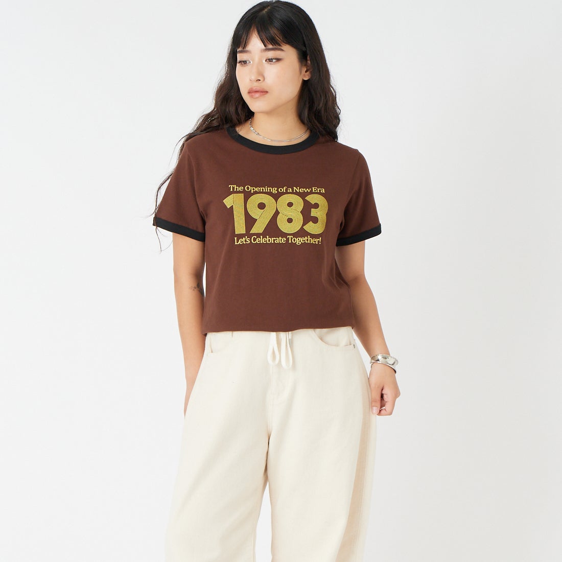 SCREEN STARS [スクリーンスターズ] 別注 プリントリンガーTシャツ [2622-232IN-JF] BROWN &&モデル身長：162cm 着用サイズ：F&&