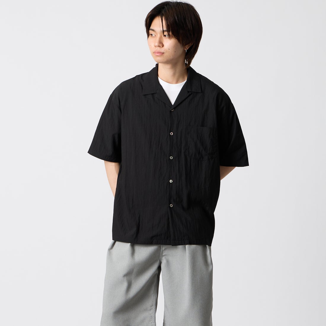 SLICK [スリック] レーヨンポプリンオープンカラーシャツ [5220285] 700 BLACK &&モデル身長：177cm 着用サイズ：2&&