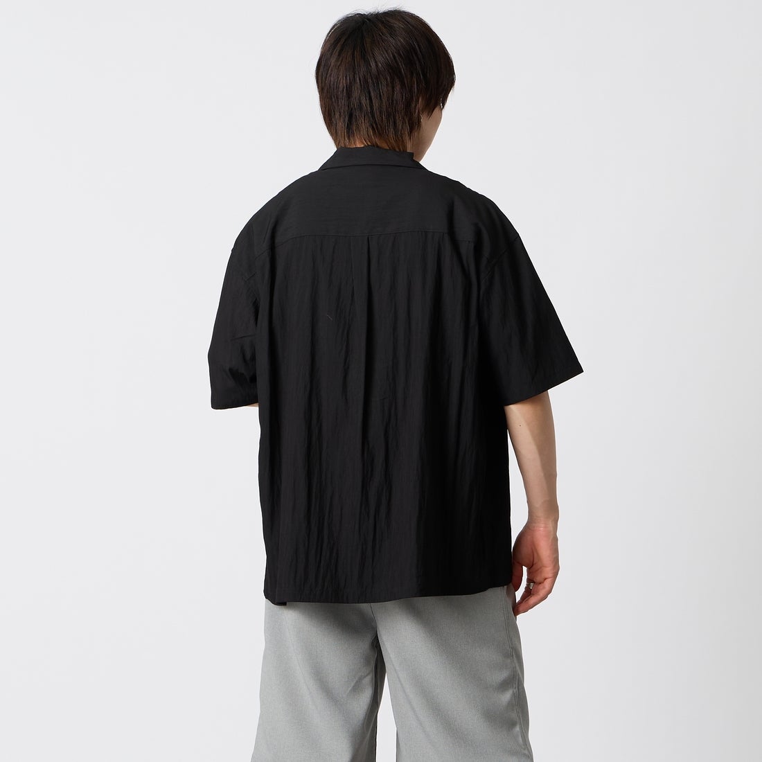 SLICK [スリック] レーヨンポプリンオープンカラーシャツ [5220285] 700 BLACK &&モデル身長：177cm 着用サイズ：2&&