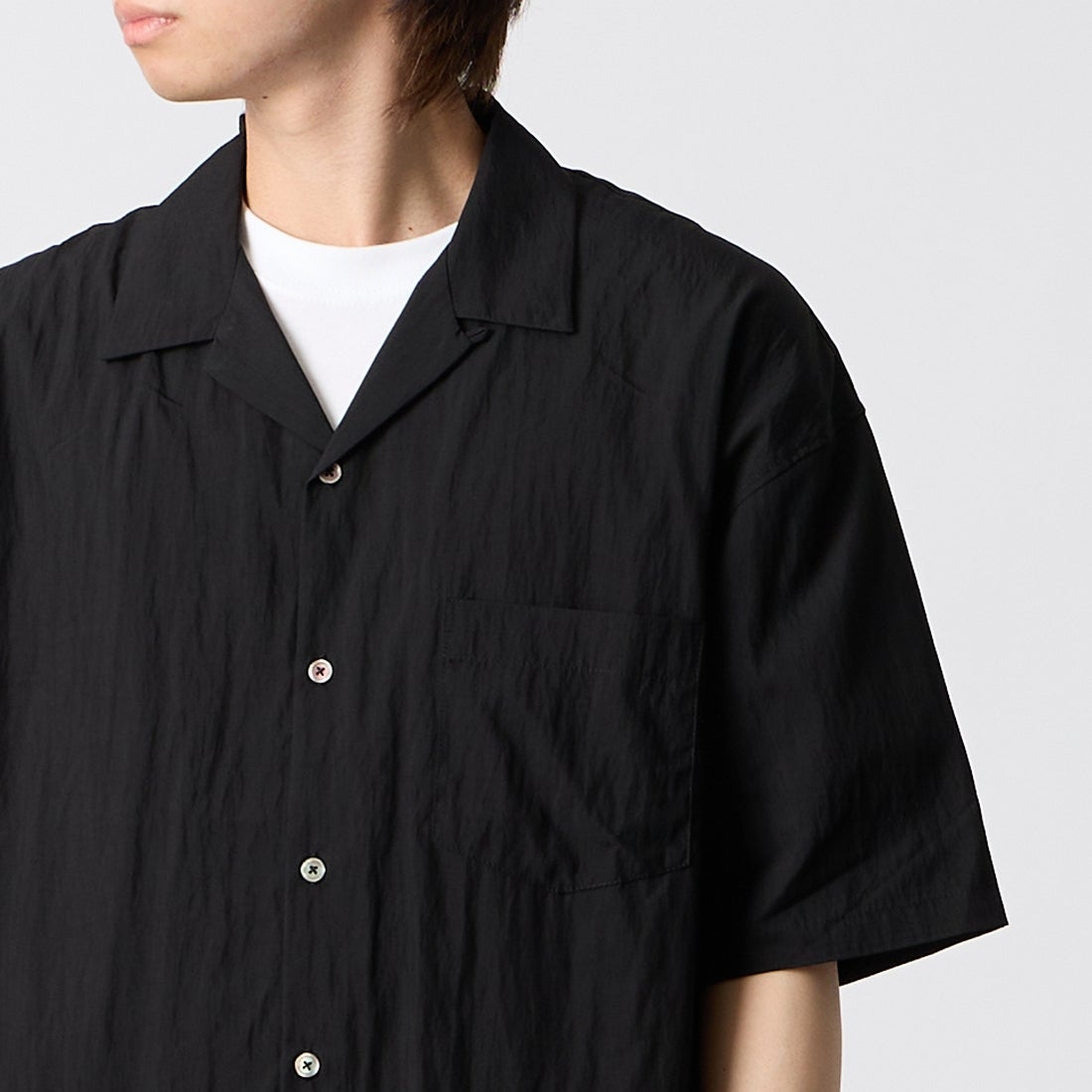 SLICK [スリック] レーヨンポプリンオープンカラーシャツ [5220285] 700 BLACK &&モデル身長：177cm 着用サイズ：2&&