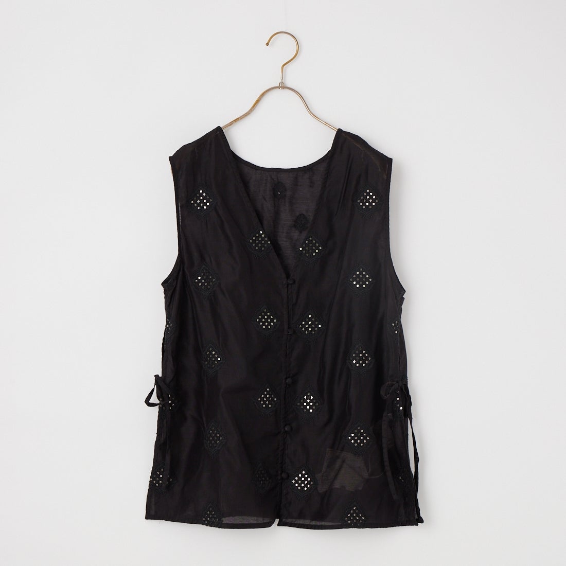 19 BLACK