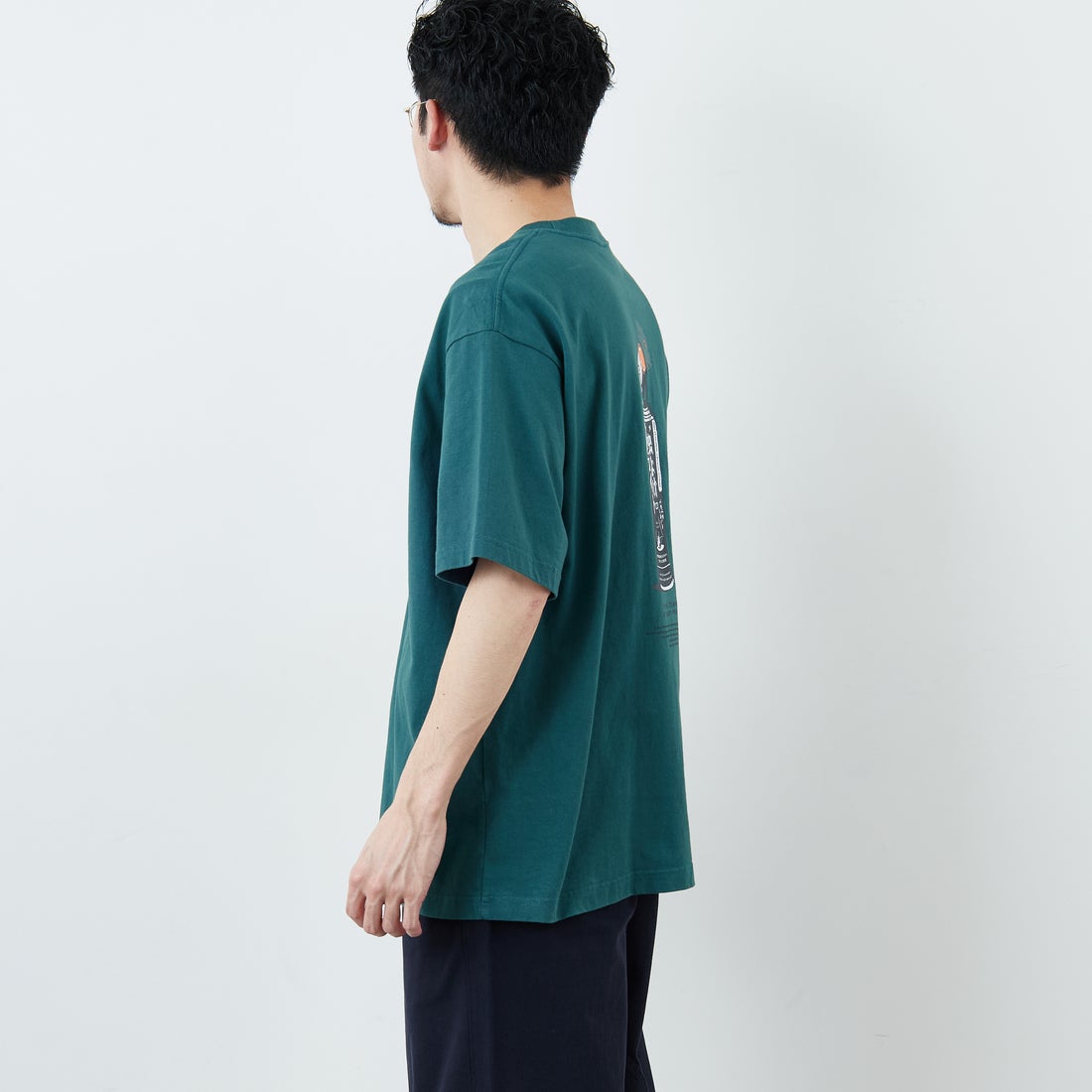 CHUMS [チャムス] アンチバグライトTシャツ [CH01-2717] T035 D.TEA &&モデル身長：167cm 着用サイズ：L&&