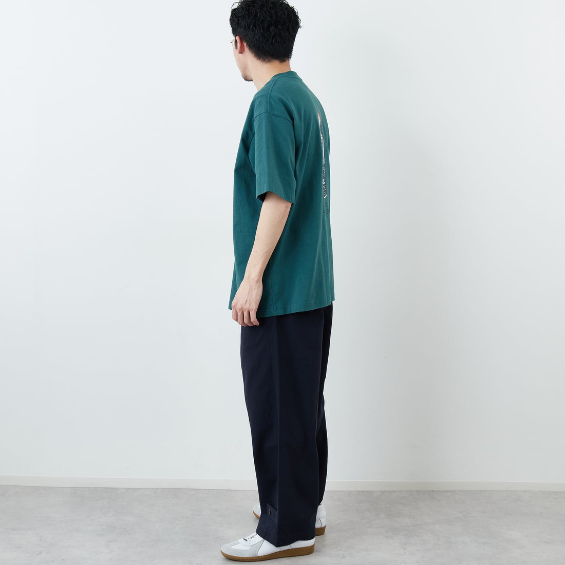 CHUMS [チャムス] アンチバグライトTシャツ [CH01-2717] T035 D.TEA &&モデル身長：167cm 着用サイズ：L&&