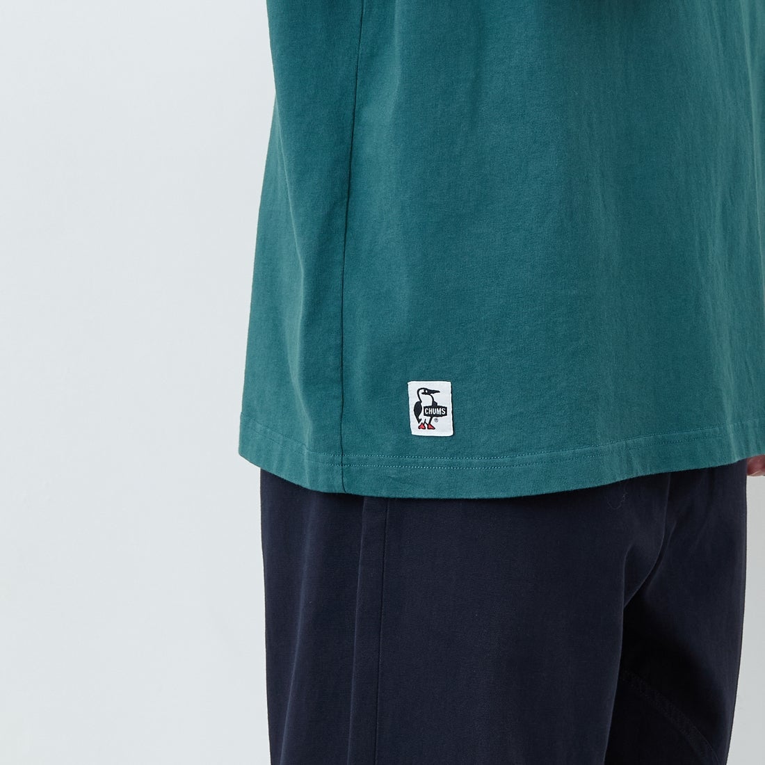 CHUMS [チャムス] アンチバグライトTシャツ [CH01-2717] T035 D.TEA &&モデル身長：167cm 着用サイズ：L&&