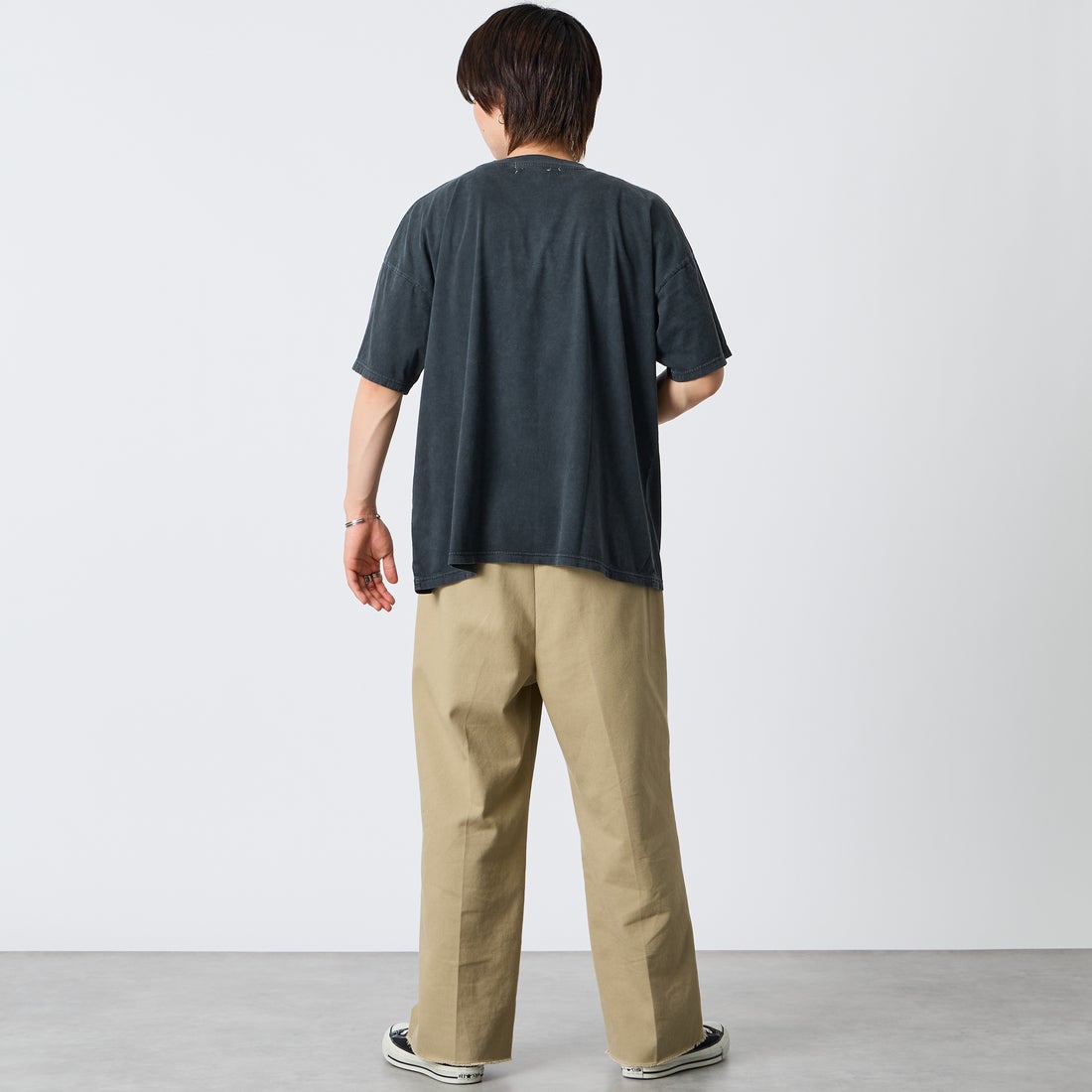 REMI RELIEF [レミレリーフ] 別注 SP加工ビッグプリントTシャツ ART [RN30389157-JF] BLACK &&モデル身長：177cm 着用サイズ：S&&