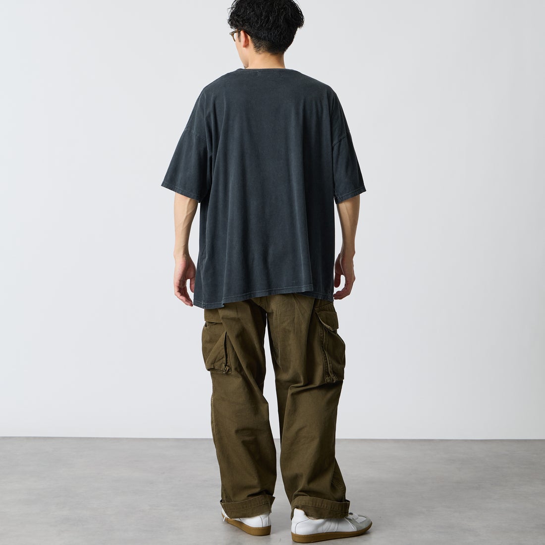 REMI RELIEF [レミレリーフ] 別注 SP加工ビッグプリントTシャツ [RN30389152-JF] BLACK &&モデル身長：168cm 着用サイズ：M&&