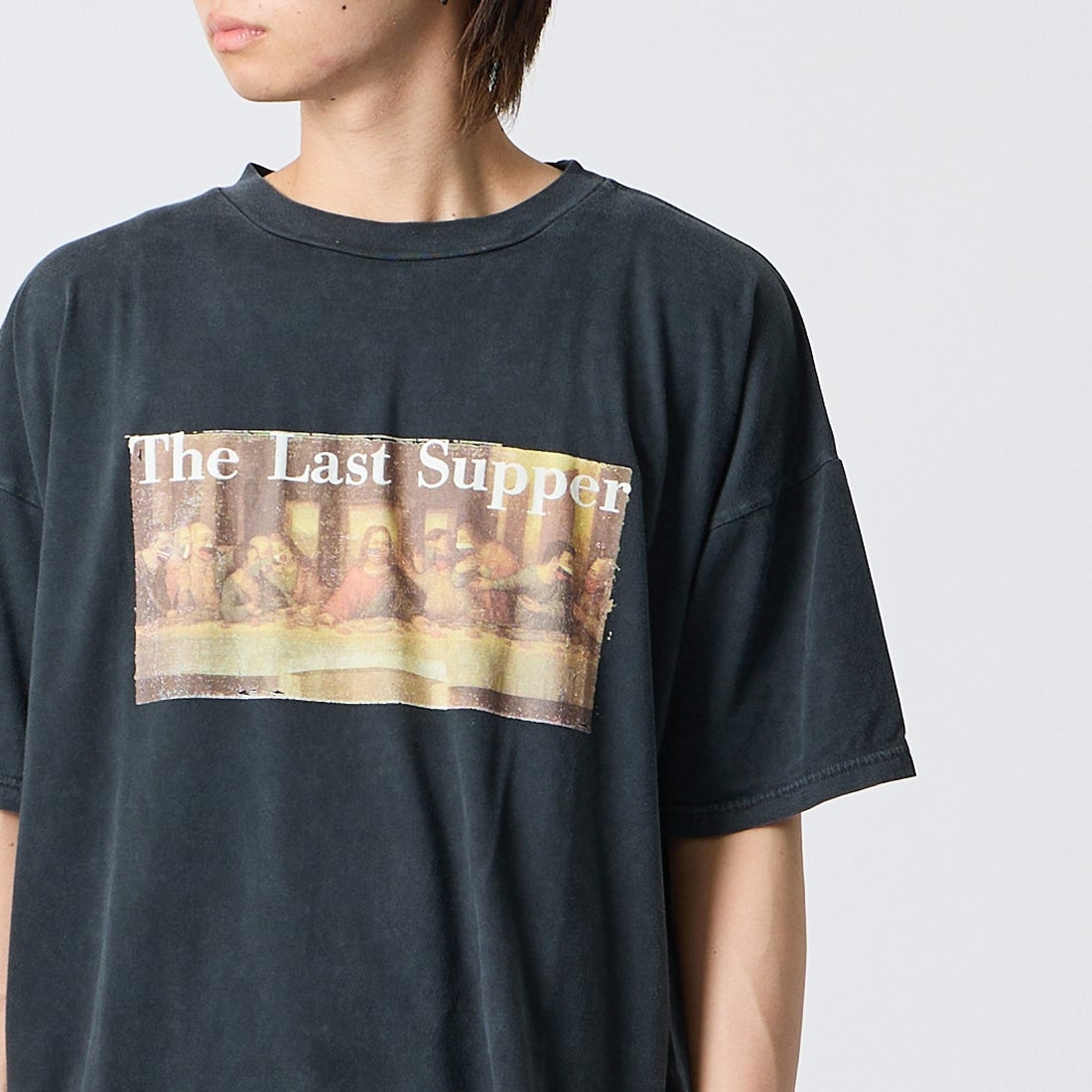 REMI RELIEF [レミレリーフ] 別注 SP加工ビッグプリントTシャツ THE LAST SUPPER [RN30389155-JF] BLACK &&モデル身長：177cm 着用サイズ：S&&