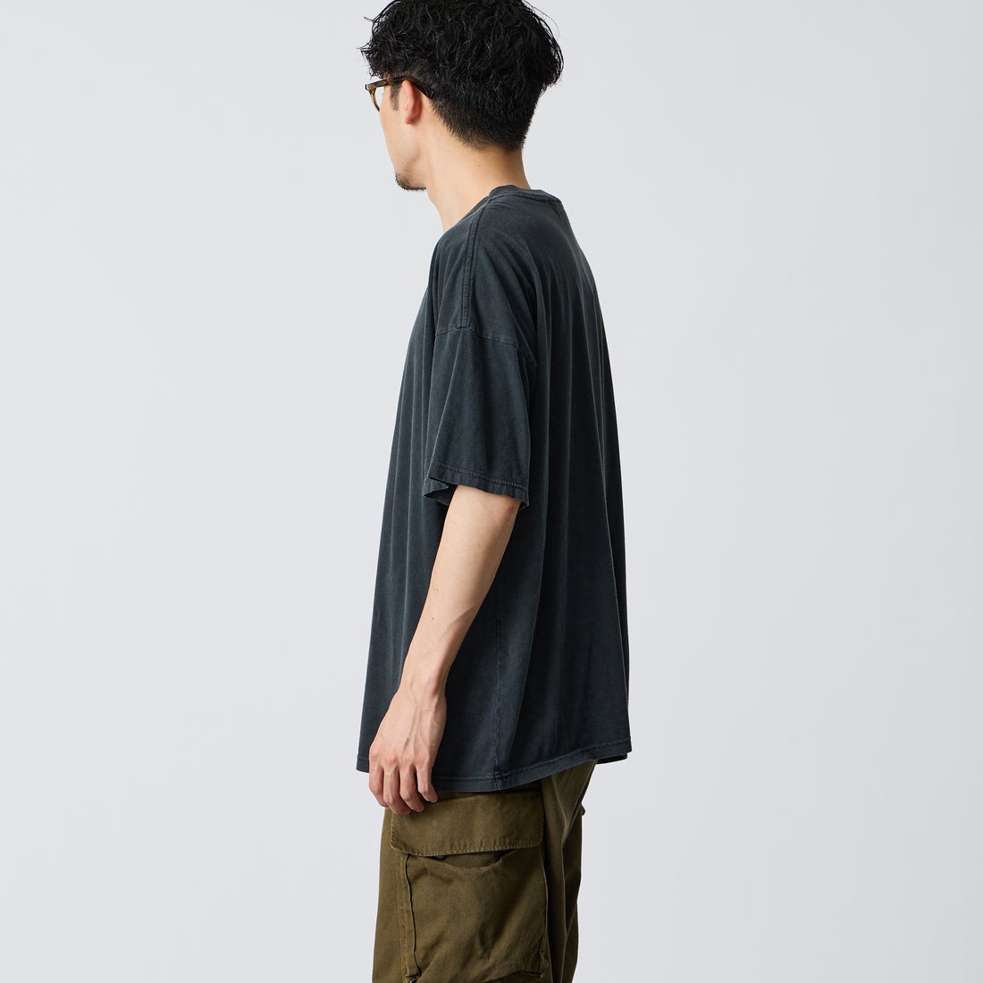 REMI RELIEF [レミレリーフ] 別注 SP加工ビッグプリントTシャツ FROG [RN30389146-JF] BLACK &&モデル身長：168cm 着用サイズ：S&&