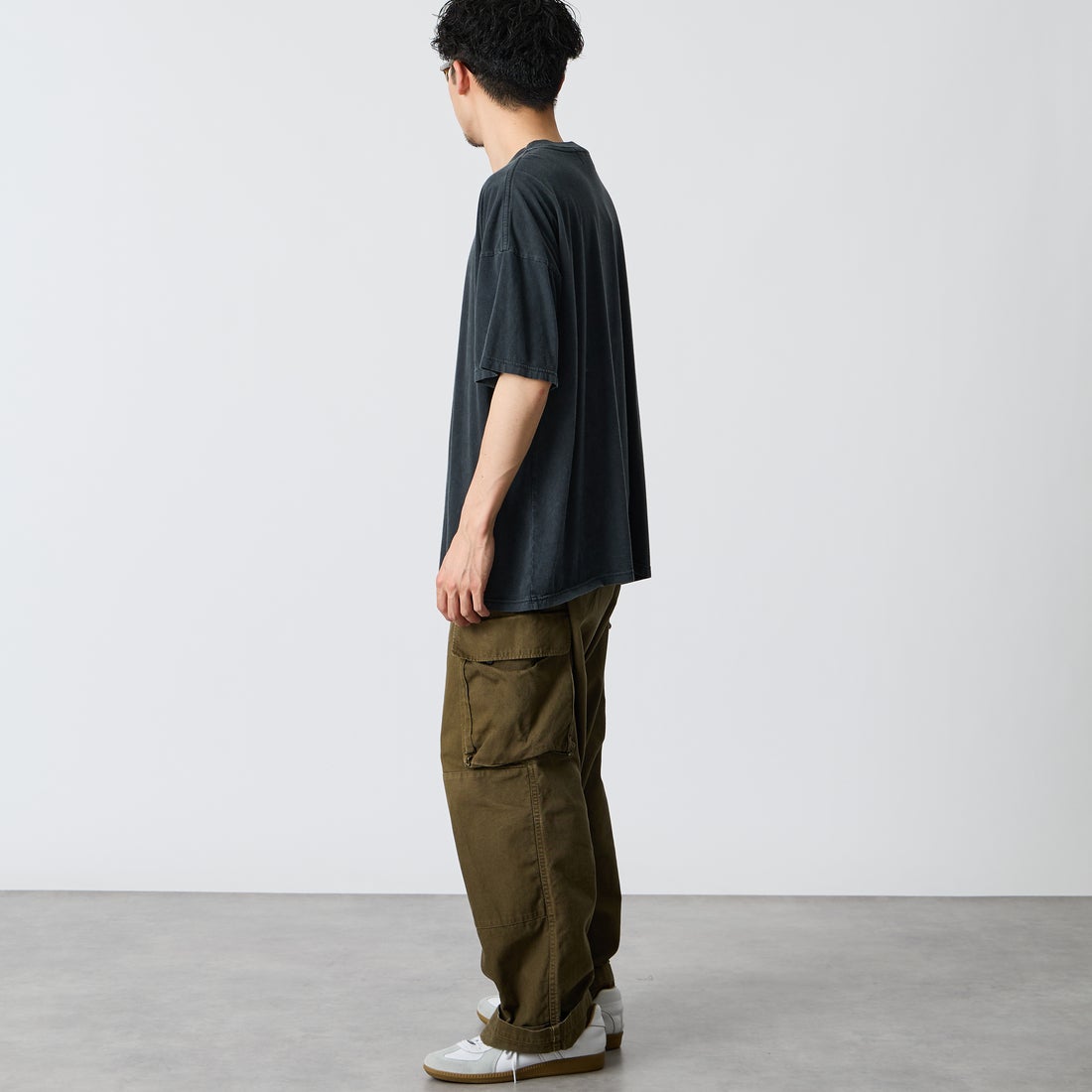 REMI RELIEF [レミレリーフ] 別注 SP加工ビッグプリントTシャツ FROG [RN30389146-JF] BLACK &&モデル身長：168cm 着用サイズ：S&&