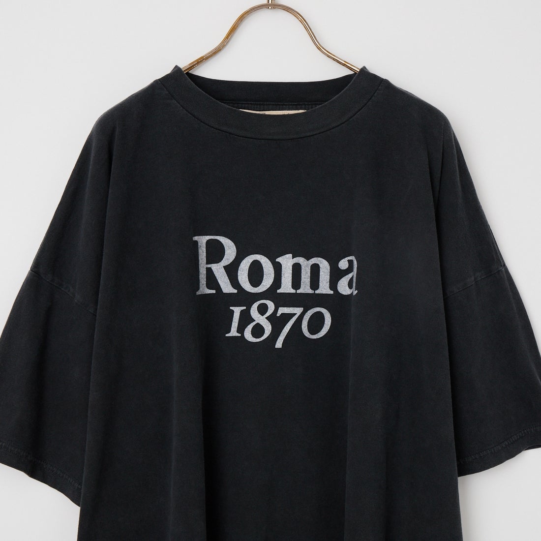 REMI RELIEF [レミレリーフ] 別注 SP加工ビッグプリントTシャツ ROMA 1870 [RN30389089-JF] BLACK