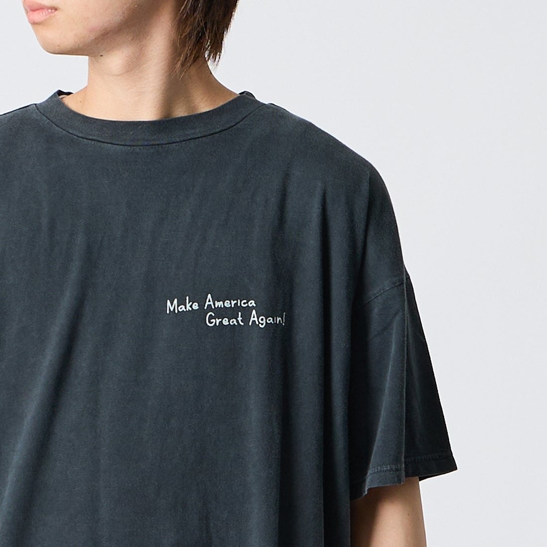 REMI RELIEF [レミレリーフ] 別注 SP加工ビッグプリントTシャツ RANDOM PRINT [RN30389197-JF] BLACK &&モデル身長：177cm 着用サイズ：S&&