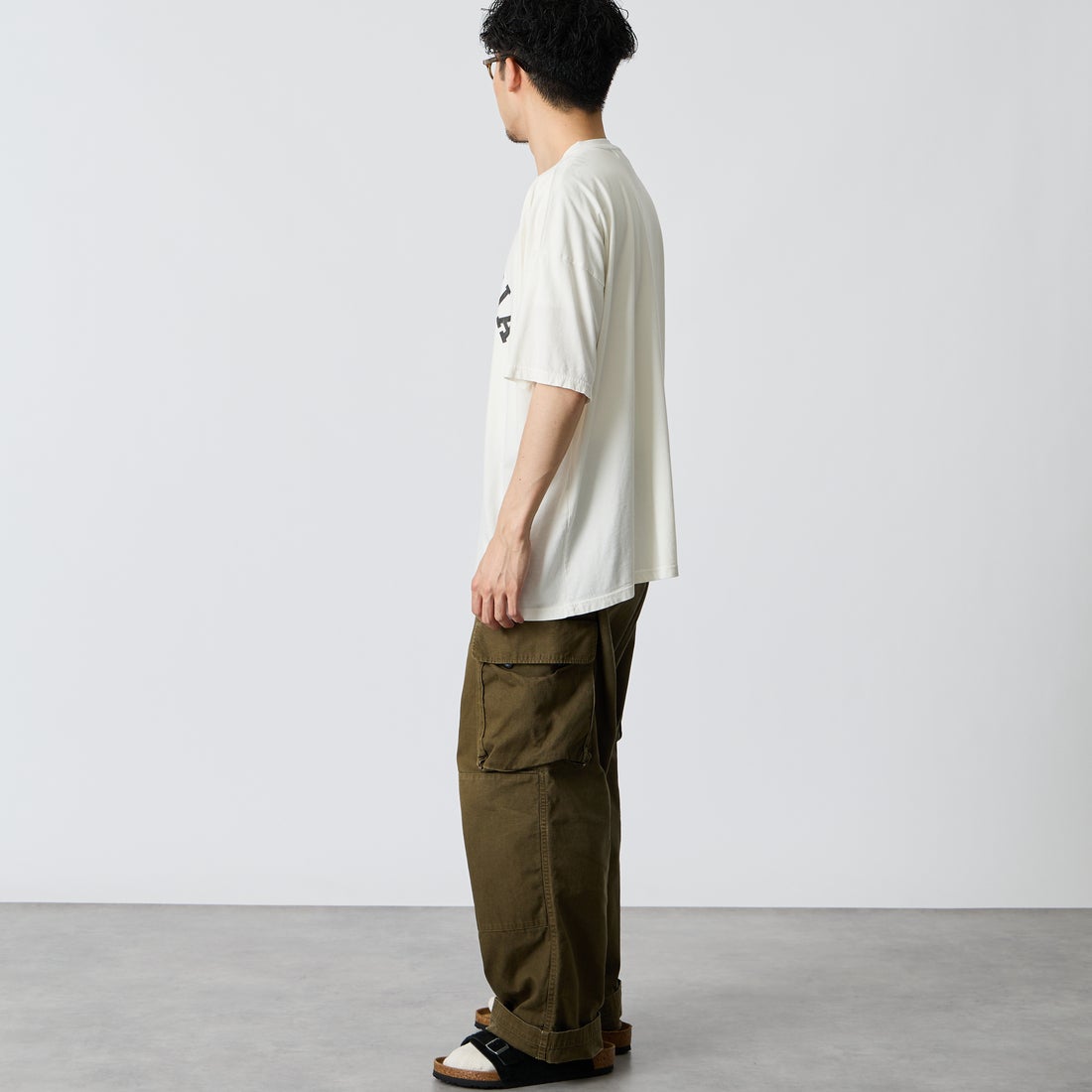 REMI RELIEF [レミレリーフ] 別注 SP加工ビッグプリントTシャツ VIRGINIA [RN30389081-JF] OFF WHITE &&モデル身長：168cm 着用サイズ：M&&