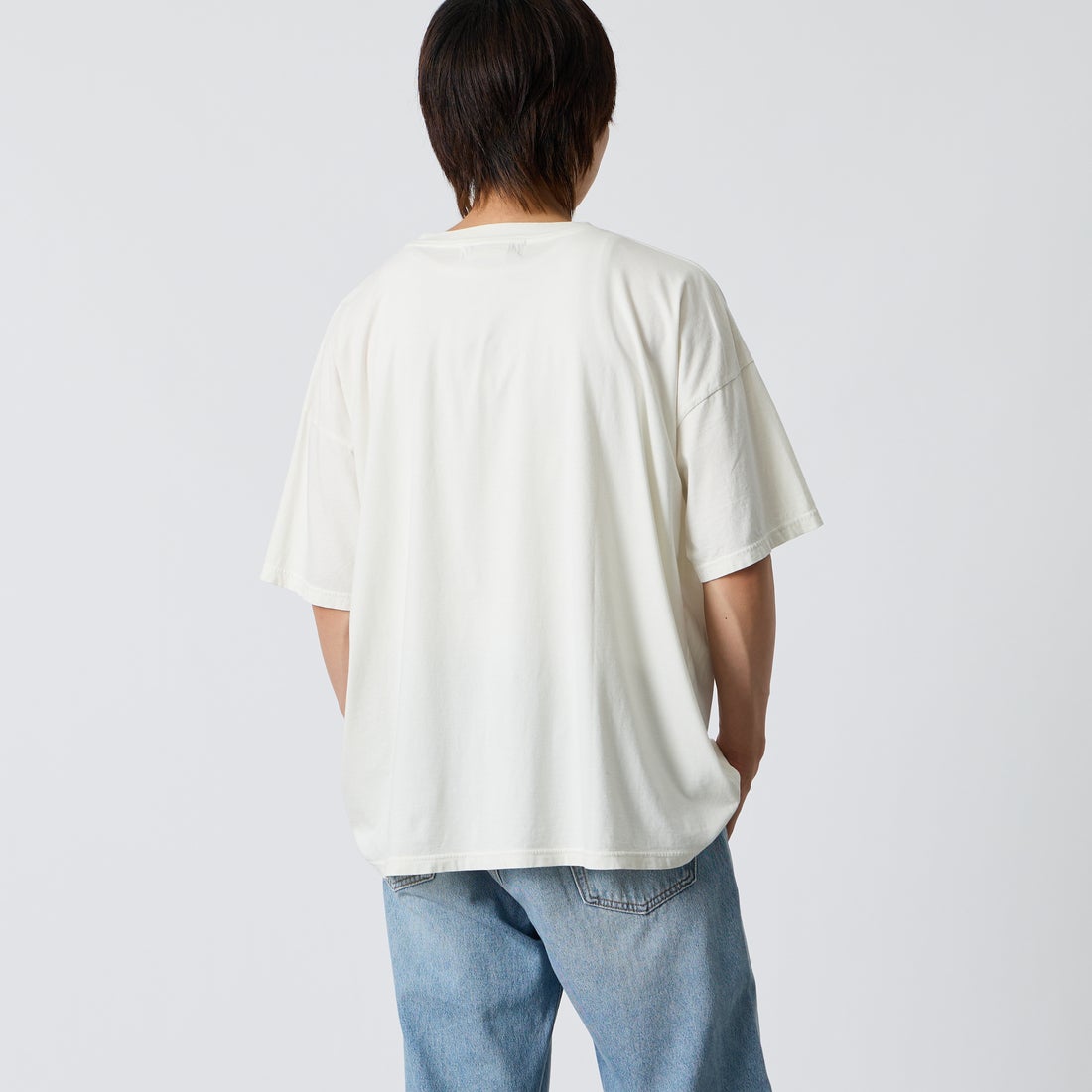 REMI RELIEF [レミレリーフ] 別注 SP加工ビッグプリントTシャツ YOUR LIBRARIAN WILL [RN30389145-JF] OFF WHITE &&モデル身長：177cm 着用サイズ：M&&