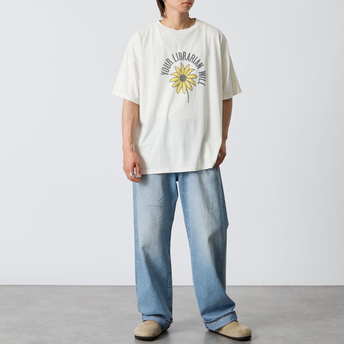 REMI RELIEF [レミレリーフ] 別注 SP加工ビッグプリントTシャツ YOUR LIBRARIAN WILL [RN30389145-JF] OFF WHITE &&モデル身長：177cm 着用サイズ：M&&