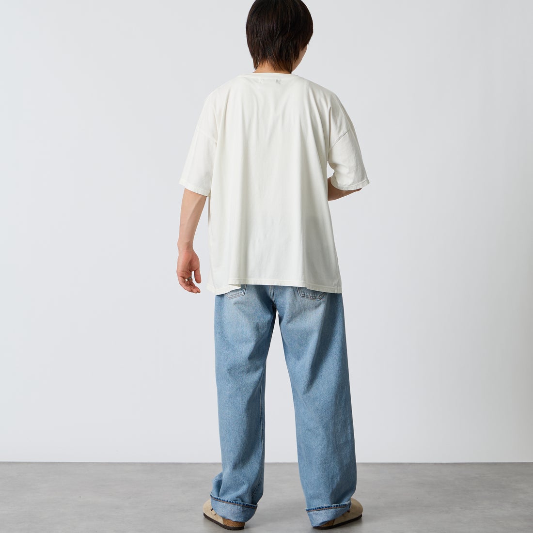 REMI RELIEF [レミレリーフ] 別注 SP加工ビッグプリントTシャツ YOUR LIBRARIAN WILL [RN30389145-JF] OFF WHITE &&モデル身長：177cm 着用サイズ：M&&