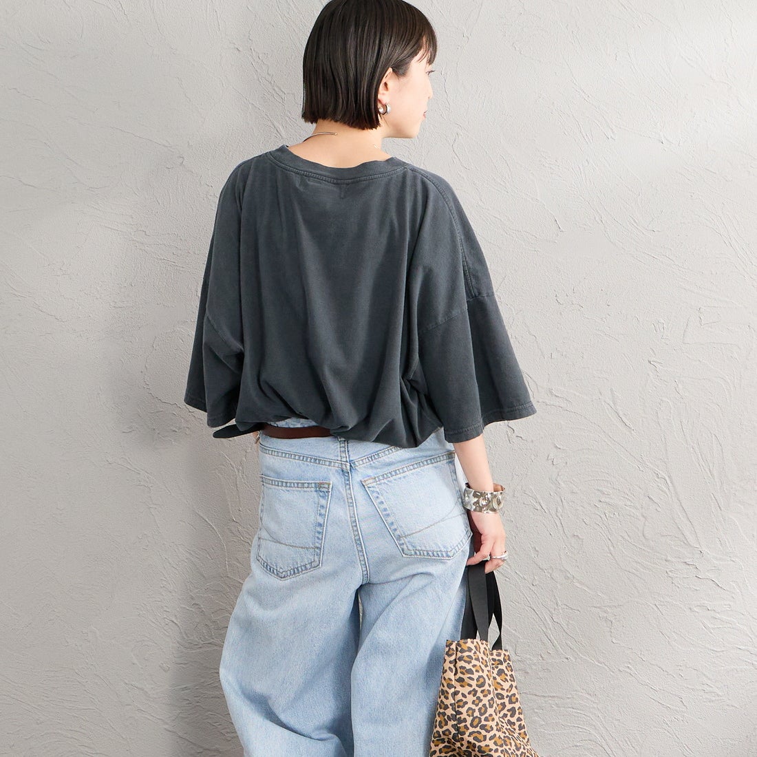 REMI RELIEF [レミレリーフ] 別注 SP加工ビッグプリントTシャツ L.S.U [RN30389188-JF] BLACK &&モデル身長：150cm 着用サイズ：F&&