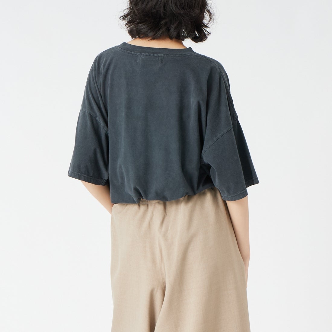 REMI RELIEF [レミレリーフ] 別注 SP加工ビッグプリントTシャツ ART [RN30389157-JF] BLACK &&モデル身長：162cm 着用サイズ：F&&