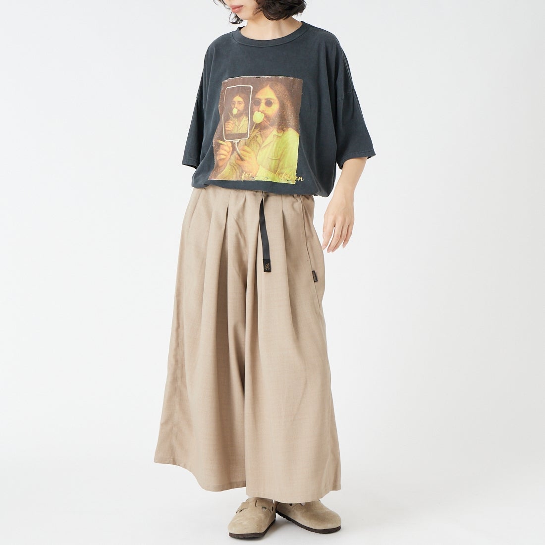 REMI RELIEF [レミレリーフ] 別注 SP加工ビッグプリントTシャツ ART [RN30389157-JF] BLACK &&モデル身長：162cm 着用サイズ：F&&