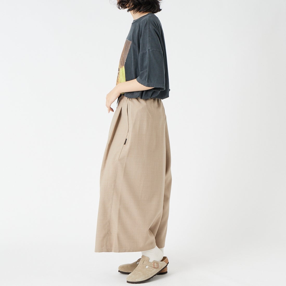 REMI RELIEF [レミレリーフ] 別注 SP加工ビッグプリントTシャツ ART [RN30389157-JF] BLACK &&モデル身長：162cm 着用サイズ：F&&