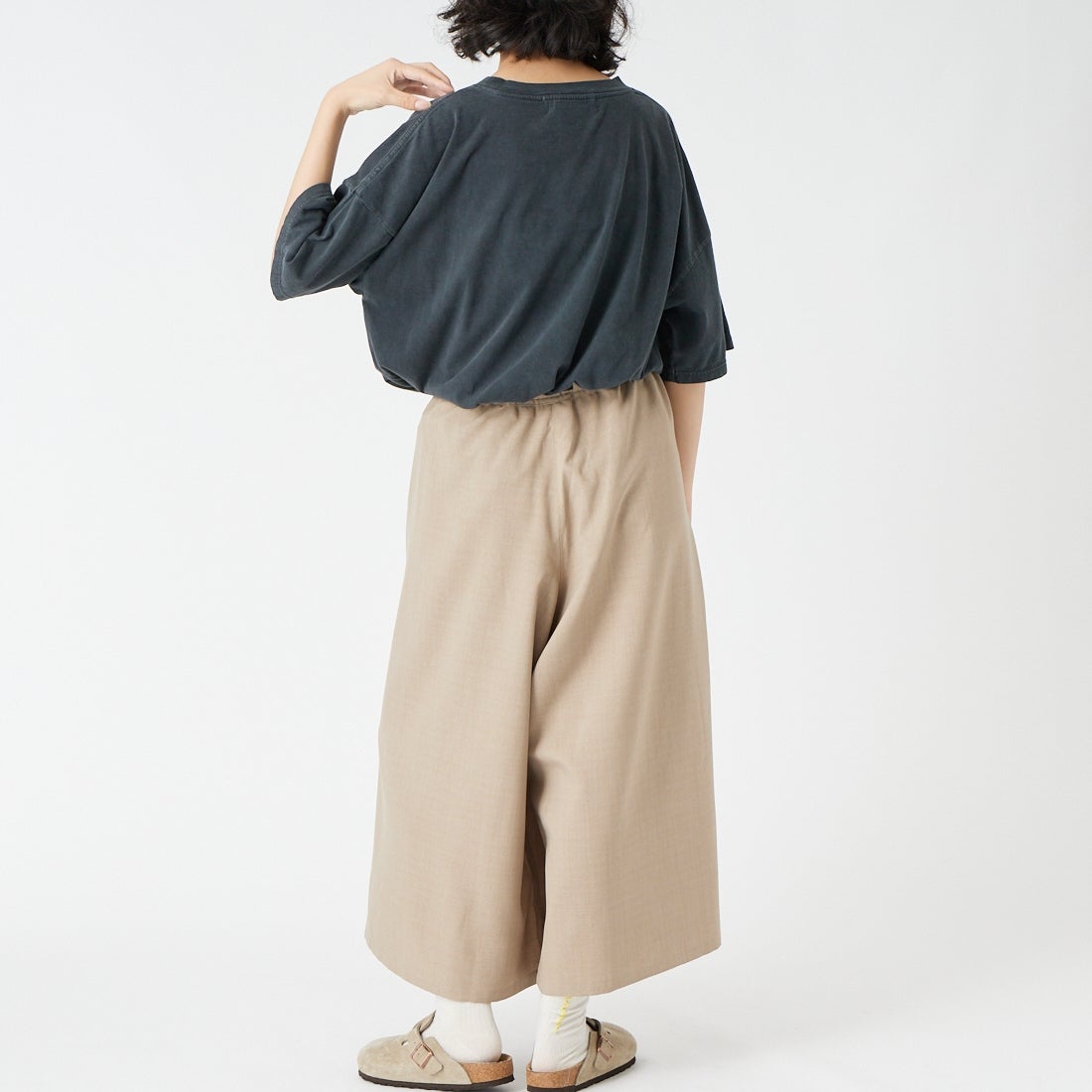 REMI RELIEF [レミレリーフ] 別注 SP加工ビッグプリントTシャツ ART [RN30389157-JF] BLACK &&モデル身長：162cm 着用サイズ：F&&