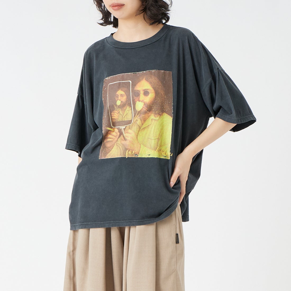 REMI RELIEF [レミレリーフ] 別注 SP加工ビッグプリントTシャツ ART [RN30389157-JF] BLACK &&モデル身長：162cm 着用サイズ：F&&