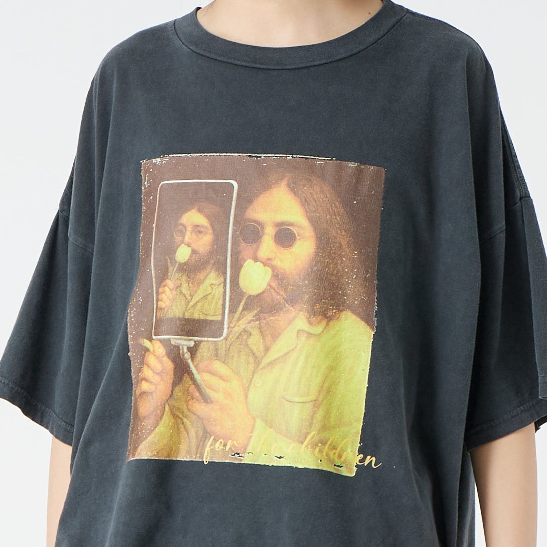 REMI RELIEF [レミレリーフ] 別注 SP加工ビッグプリントTシャツ ART [RN30389157-JF] BLACK &&モデル身長：162cm 着用サイズ：F&&
