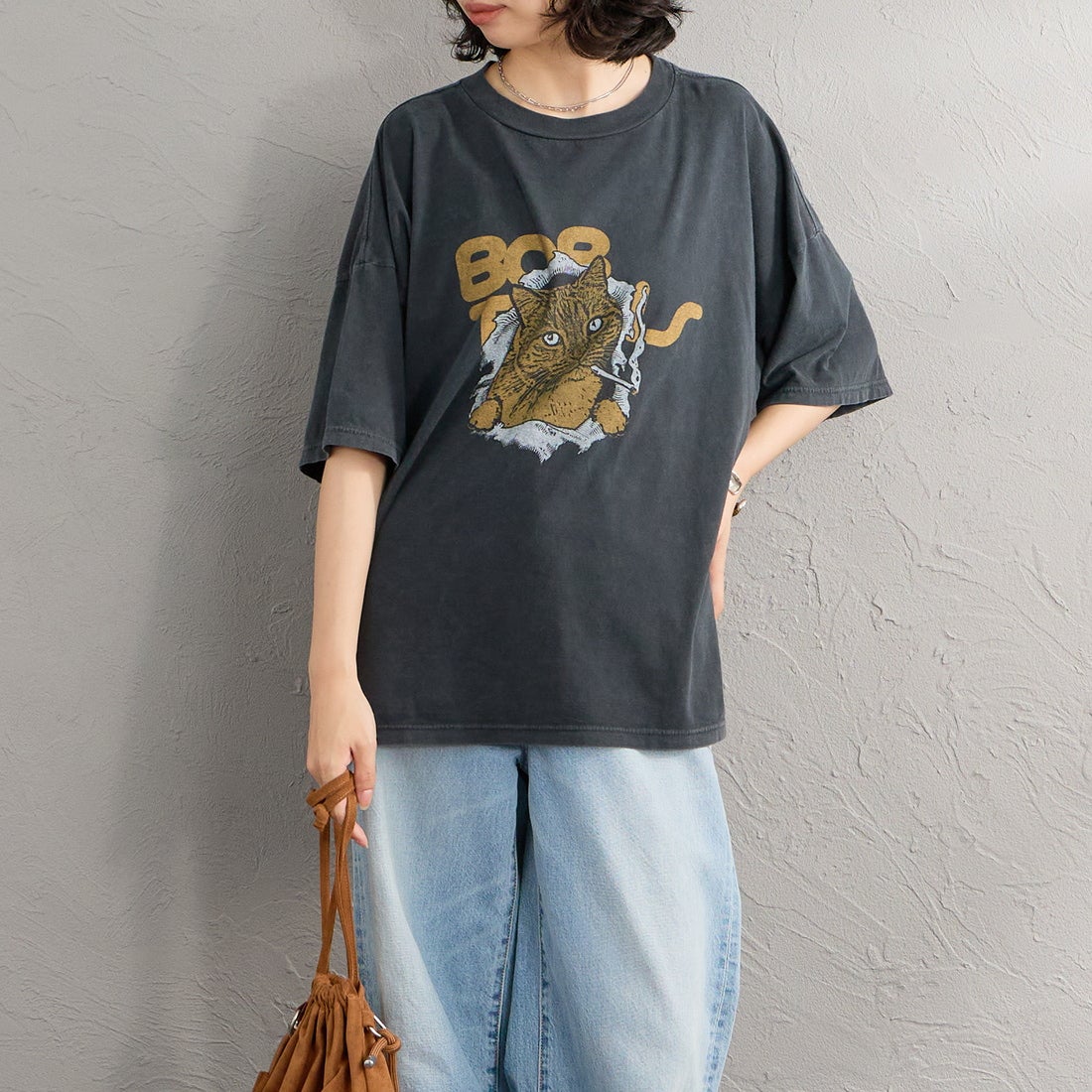 REMI RELIEF [レミレリーフ] 別注 SP加工ビッグプリントTシャツ [RN30389152-JF] BLACK &&モデル身長：162cm 着用サイズ：F&&
