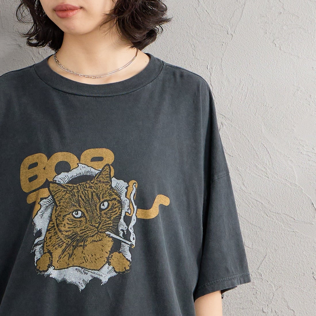 REMI RELIEF [レミレリーフ] 別注 SP加工ビッグプリントTシャツ [RN30389152-JF] BLACK &&モデル身長：162cm 着用サイズ：F&&