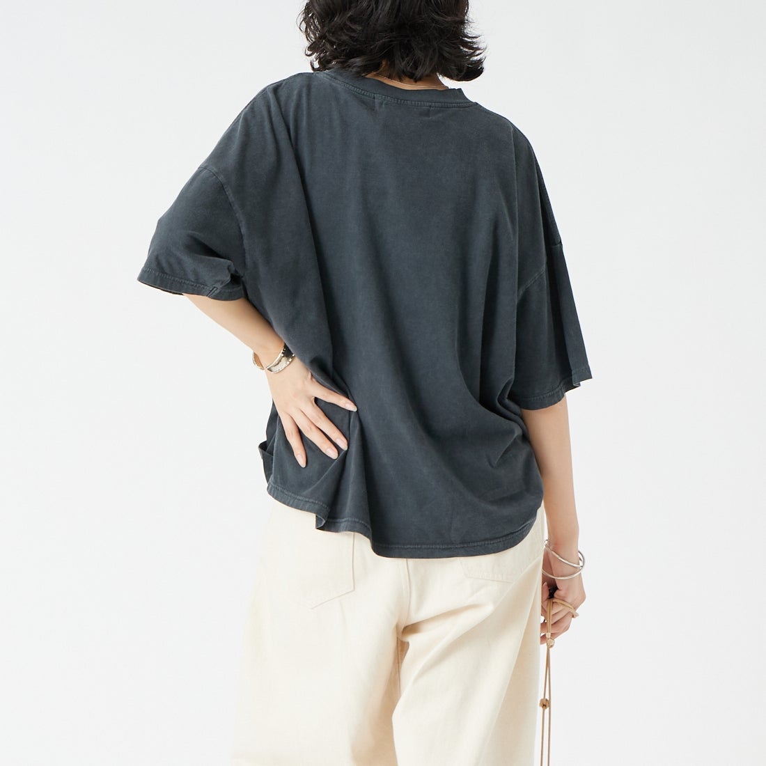 REMI RELIEF [レミレリーフ] 別注 SP加工ビッグプリントTシャツ THE LAST SUPPER [RN30389155-JF] BLACK &&モデル身長：162cm 着用サイズ：F&&