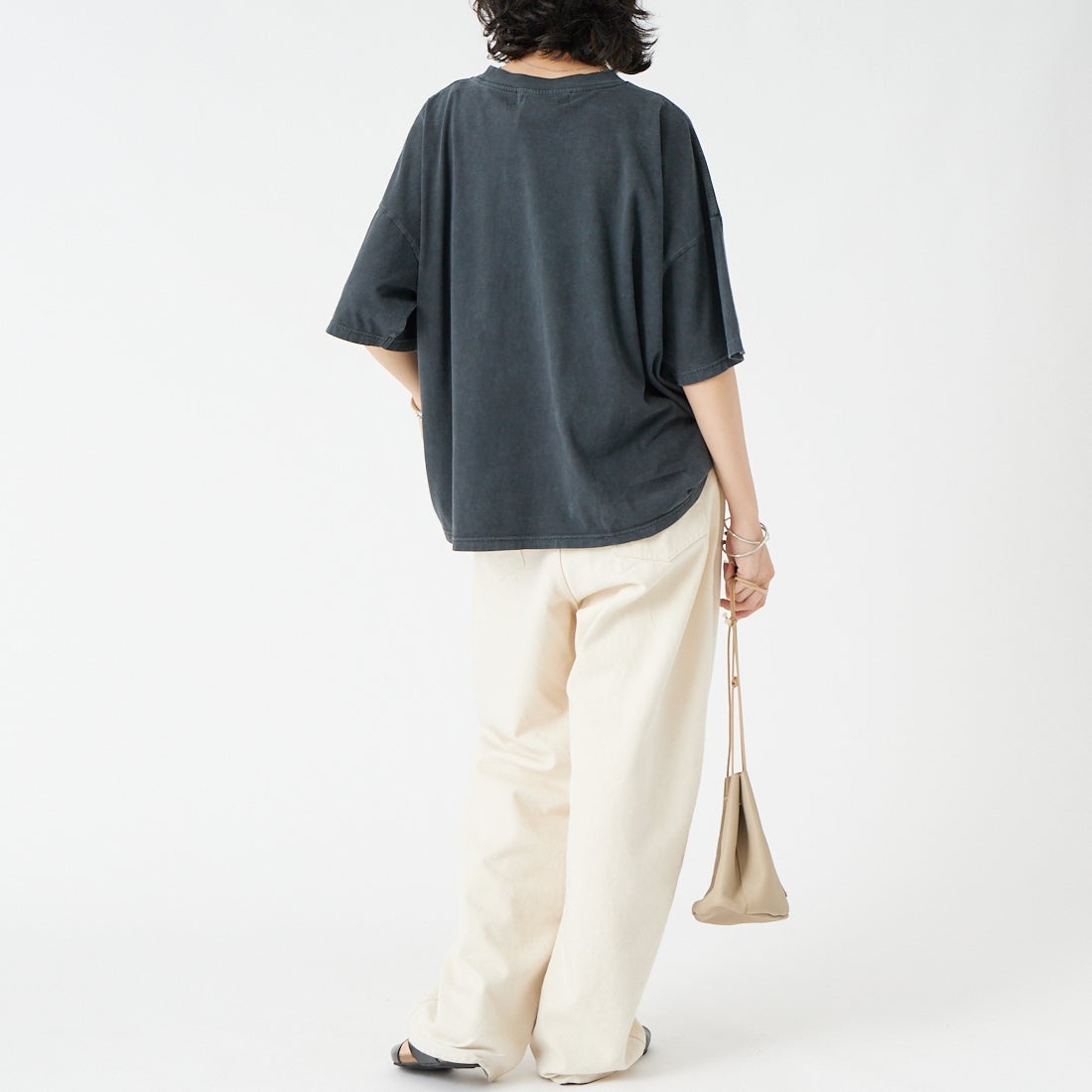 REMI RELIEF [レミレリーフ] 別注 SP加工ビッグプリントTシャツ THE LAST SUPPER [RN30389155-JF] BLACK &&モデル身長：162cm 着用サイズ：F&&