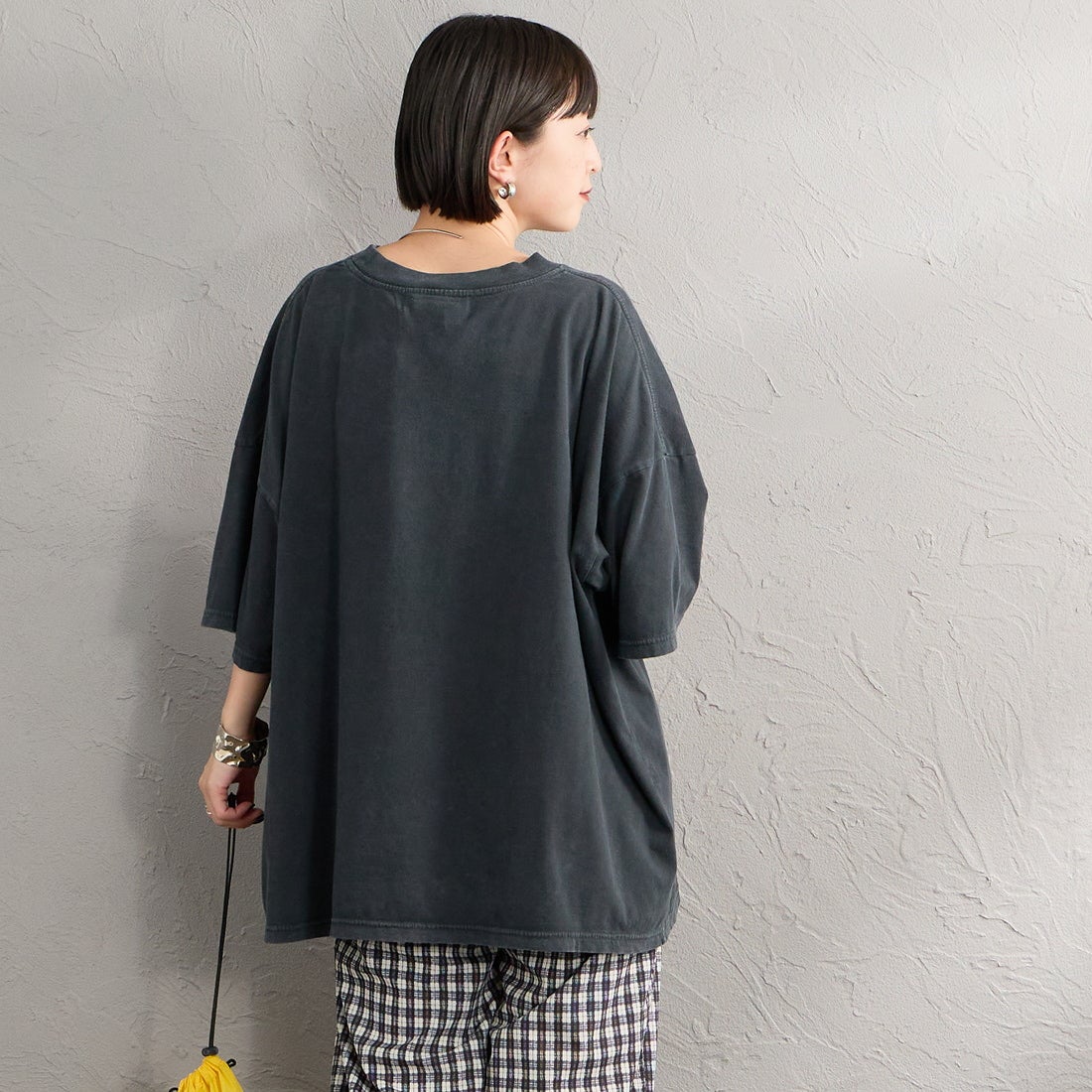 REMI RELIEF [レミレリーフ] 別注 SP加工ビッグプリントTシャツ FROG [RN30389146-JF] BLACK &&モデル身長：150cm 着用サイズF&&
