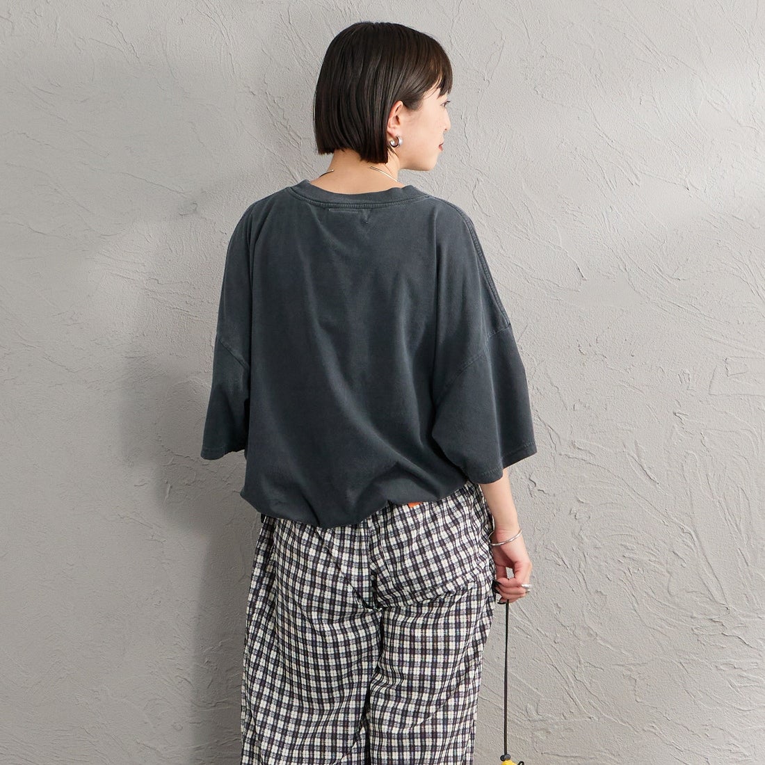 REMI RELIEF [レミレリーフ] 別注 SP加工ビッグプリントTシャツ OH. [RN30389143-JF] BLACK &&モデル身長：150cm 着用サイズ：F&&