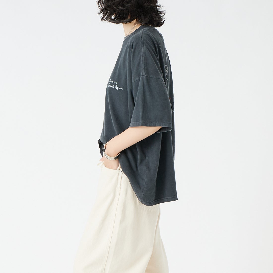 REMI RELIEF [レミレリーフ] 別注 SP加工ビッグプリントTシャツ RANDOM PRINT [RN30389197-JF] BLACK &&モデル身長：162cm 着用サイズ：F&&