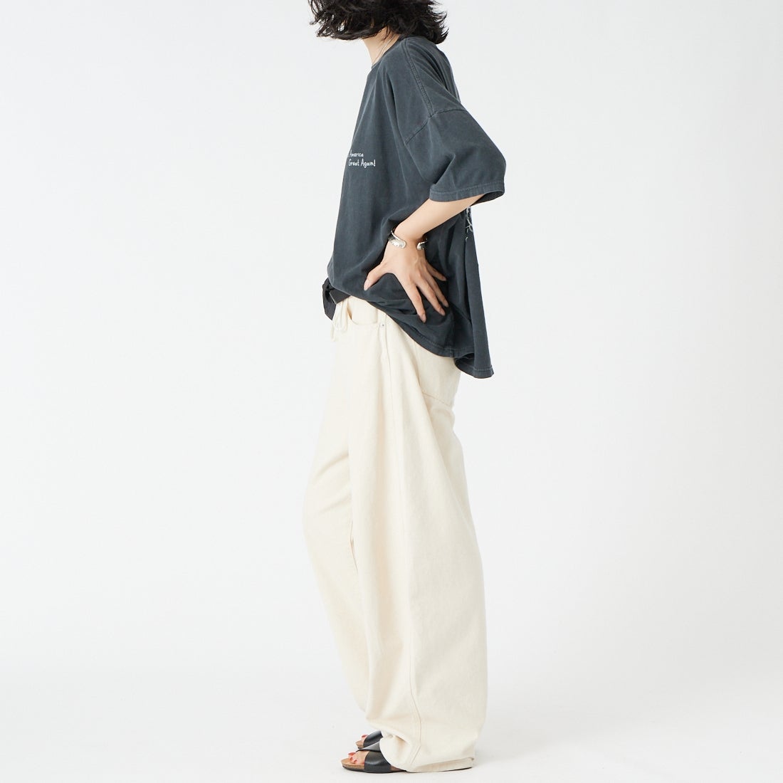 REMI RELIEF [レミレリーフ] 別注 SP加工ビッグプリントTシャツ RANDOM PRINT [RN30389197-JF] BLACK &&モデル身長：162cm 着用サイズ：F&&