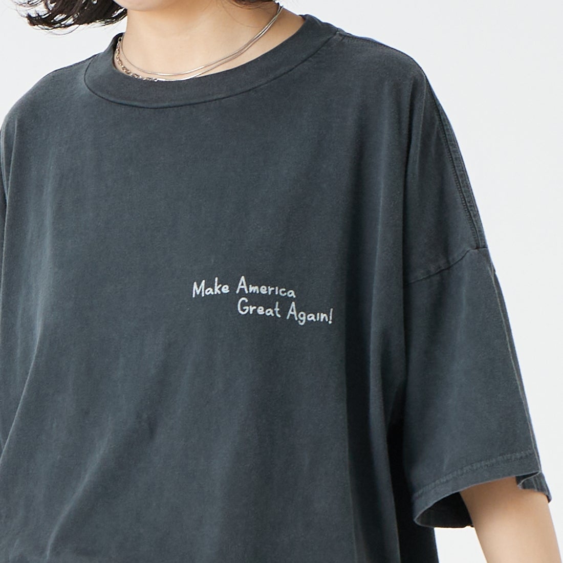 REMI RELIEF [レミレリーフ] 別注 SP加工ビッグプリントTシャツ RANDOM PRINT [RN30389197-JF] BLACK &&モデル身長：162cm 着用サイズ：F&&