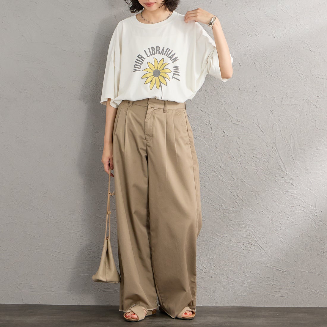 REMI RELIEF [レミレリーフ] 別注 SP加工ビッグプリントTシャツ YOUR LIBRARIAN WILL [RN30389145-JF] OFF WHITE &&モデル身長：162cm 着用サイズ：F&&